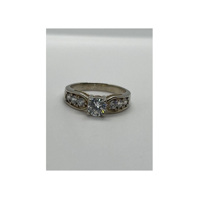 925 Sterling Silver & CZ Ring Size 9.5