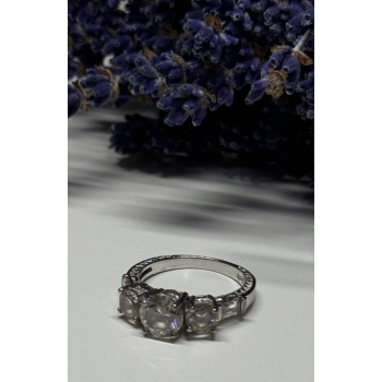 925 Sterling Silver CZ Ring Size 7.5