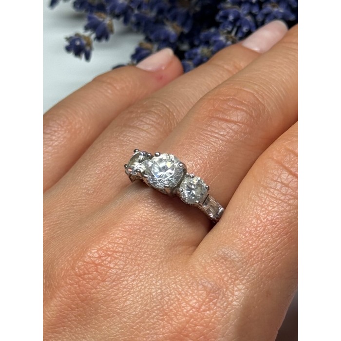 925 Sterling Silver CZ Ring Size 7.5