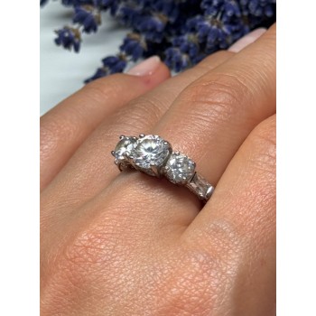925 Sterling Silver CZ Ring Size 7.5