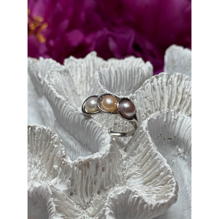 925 Sterling Silver Pearls Ring Size 6
