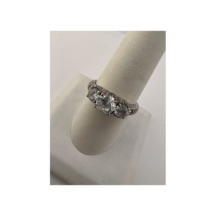 925 Sterling Silver & CZ Ring Size 8.5