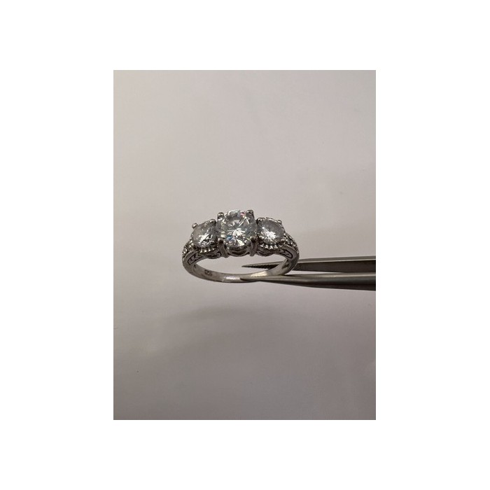 925 Sterling Silver & CZ Ring Size 8.5