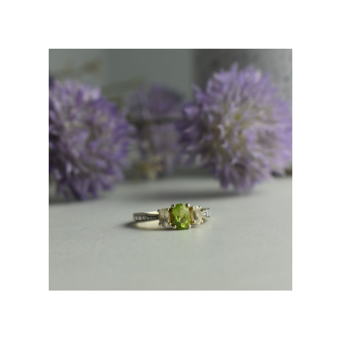 925 Sterling Silver Peridot & Colorless Quartz Ring Size 8
