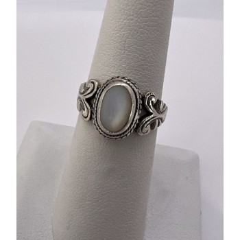 925 STERLING SILVER MOTHER OF PEARL RING SIZE 6