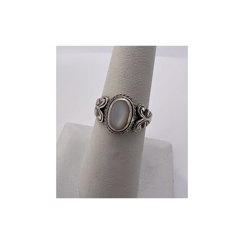 925 STERLING SILVER MOTHER OF PEARL RING SIZE 6