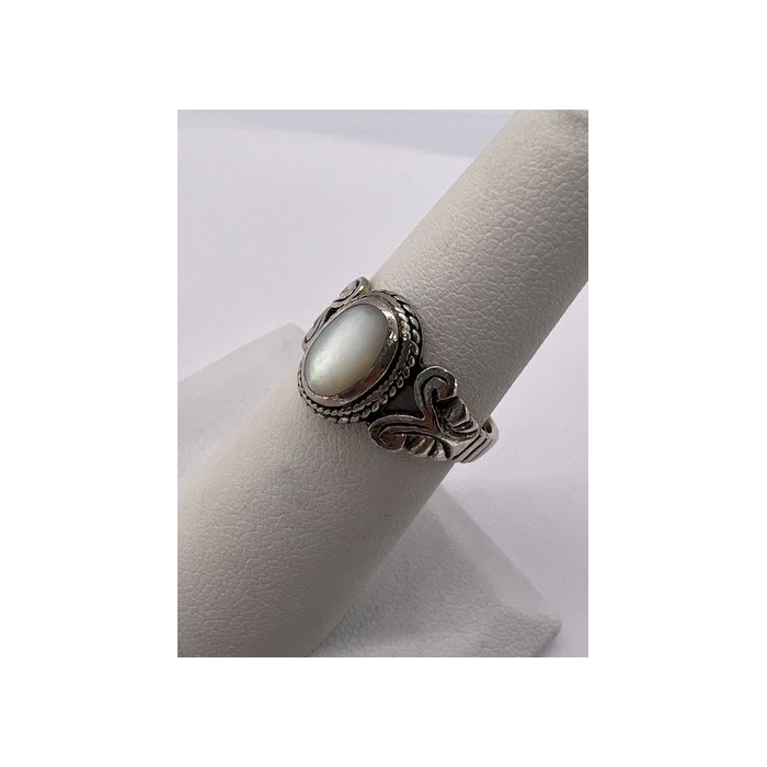 925 STERLING SILVER MOTHER OF PEARL RING SIZE 6