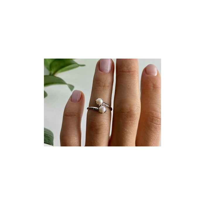 925 Sterling Silver Pearls Ring Size 5