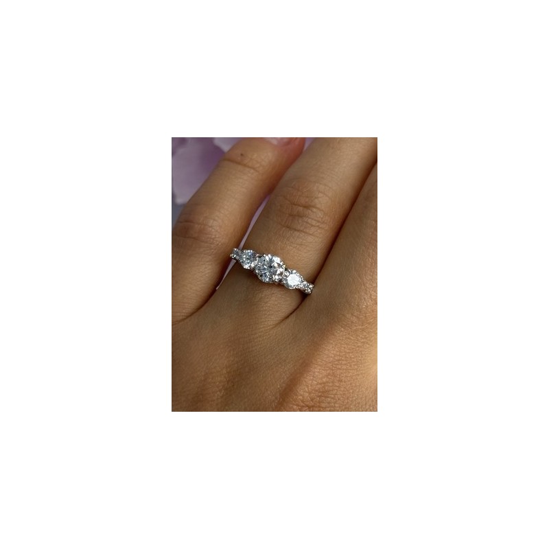 Shiny 925 Sterling Silver CZ Ring Size 7