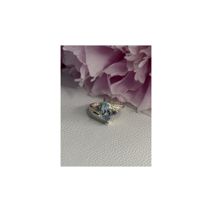925 Sterling Silver Topaz Ring Size 7.5