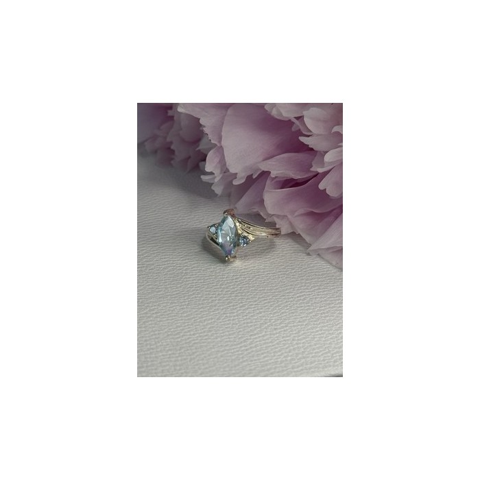 925 Sterling Silver Topaz Ring Size 7.5