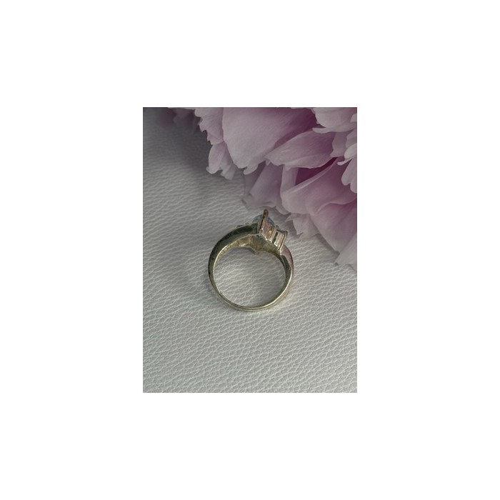 925 Sterling Silver Topaz Ring Size 7.5