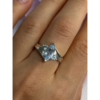 925 Sterling Silver Topaz Ring Size 7.5