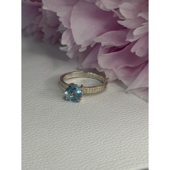 Beautiful 925 Sterling Silver Topaz Ring Size 10