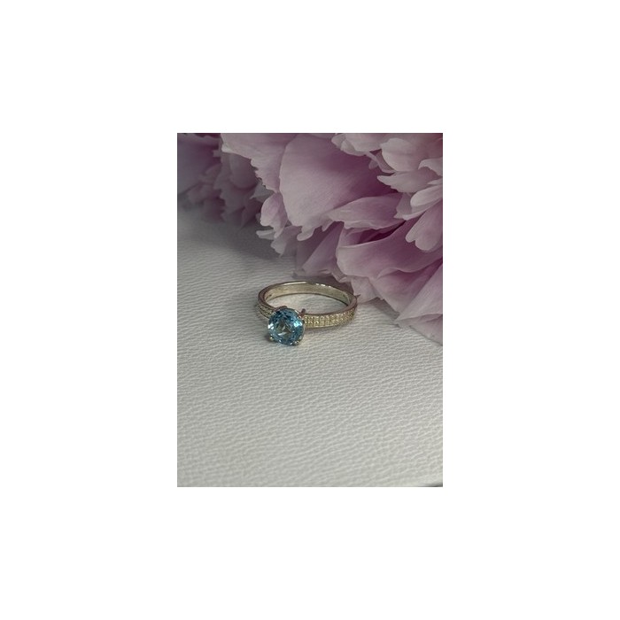 Beautiful 925 Sterling Silver Topaz Ring Size 10