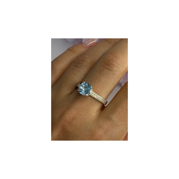 Beautiful 925 Sterling Silver Topaz Ring Size 10