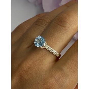 Beautiful 925 Sterling Silver Topaz Ring Size 10