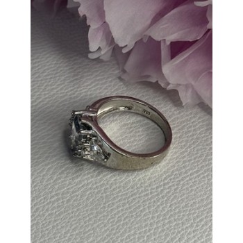 925 Sterling Silver CZ Ring Size 9