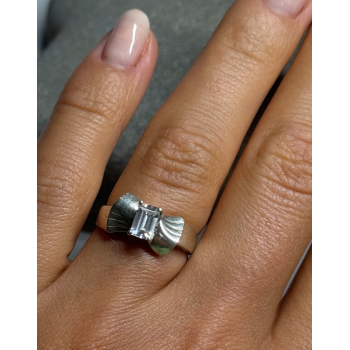 925 Sterling Silver Beryl Bow Ring Size 6