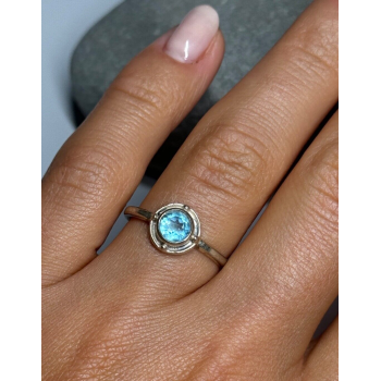 925 Sterling Silver Blue Topaz Ring Size 7.5
