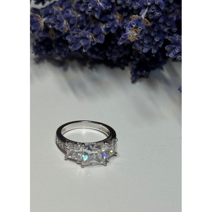 925 Sterling Silver Ring Size 5.5