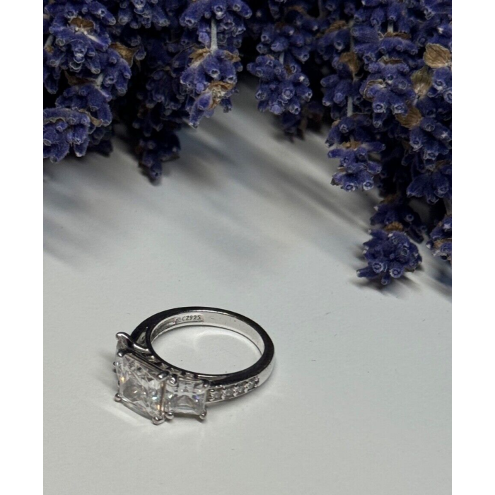 925 Sterling Silver Ring Size 5.5