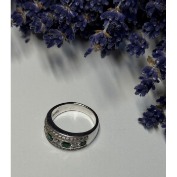 925 Sterling Silver CZ Ring Size 8