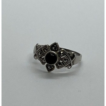 925 Sterling Silver Onyx & Marcasite Ring Size 7