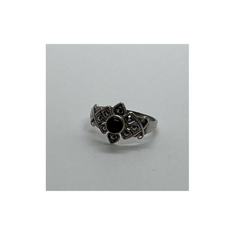 925 Sterling Silver Onyx & Marcasite Ring Size 7