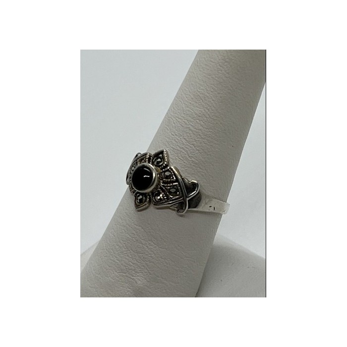 925 Sterling Silver Onyx & Marcasite Ring Size 7