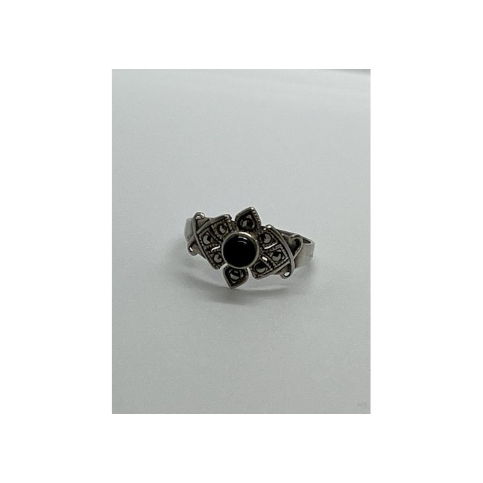 925 Sterling Silver Onyx & Marcasite Ring Size 7