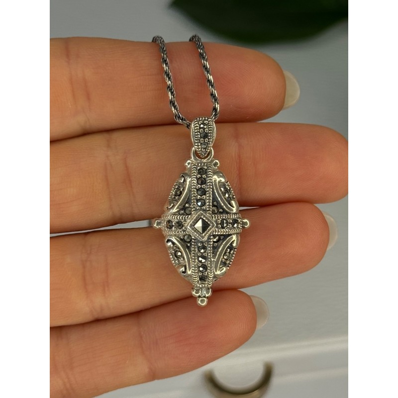 Elegant Vintage 925 Sterling Silver Marcasite Necklace Length 17.5 inch