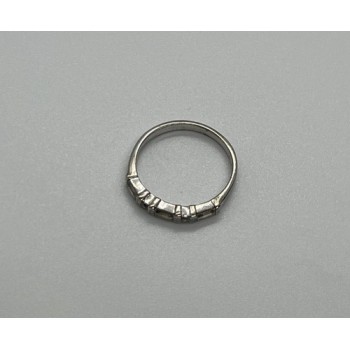 925 Sterling Silver & CZ Ring Size 6.5