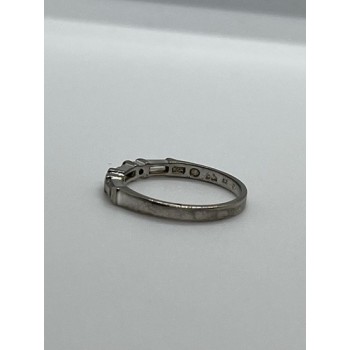 925 Sterling Silver & CZ Ring Size 6.5