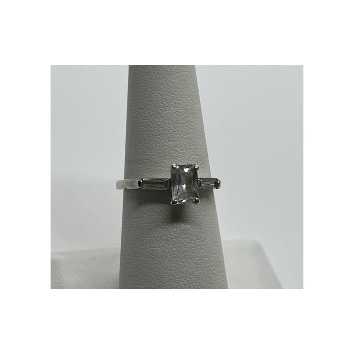 925 Sterling Silver & CZ Ring Size 6.5