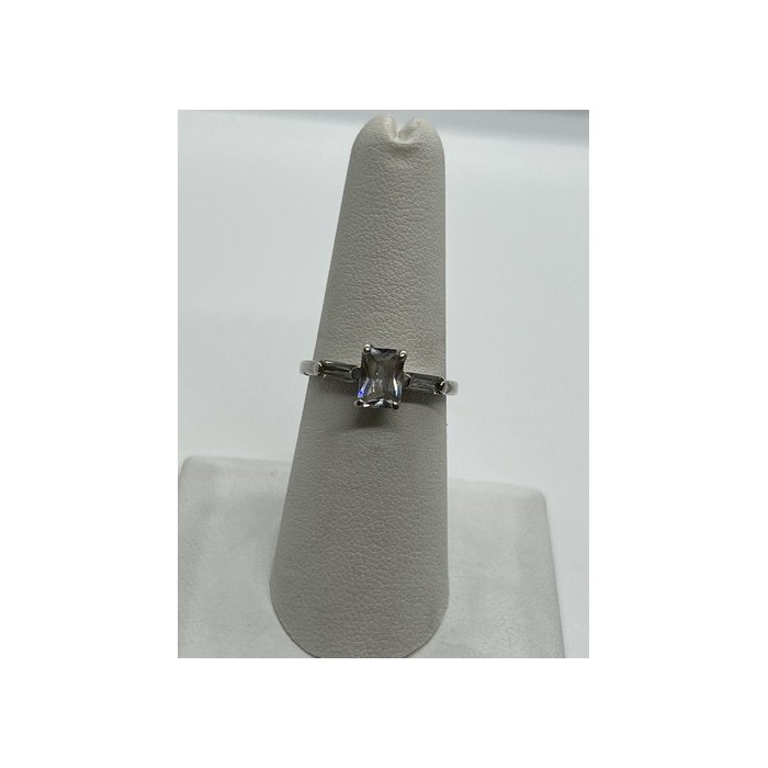 925 Sterling Silver & CZ Ring Size 6.5