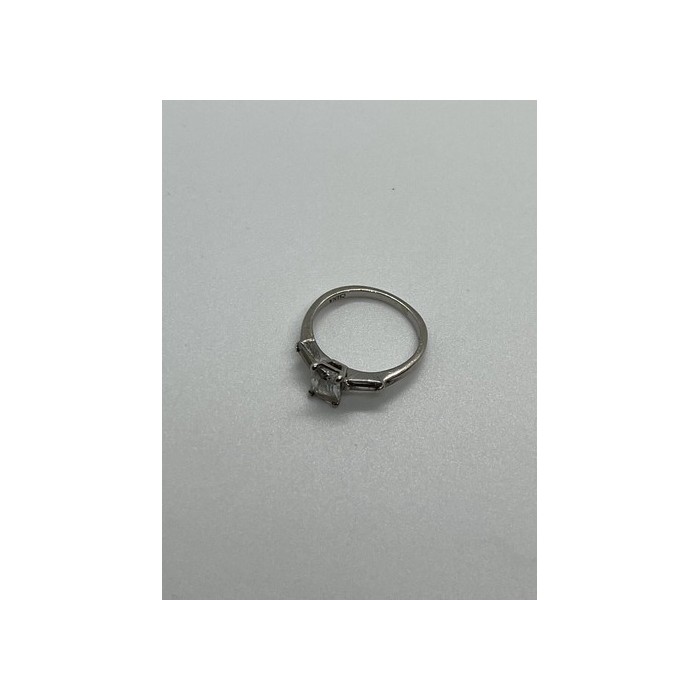 925 Sterling Silver & CZ Ring Size 6.5