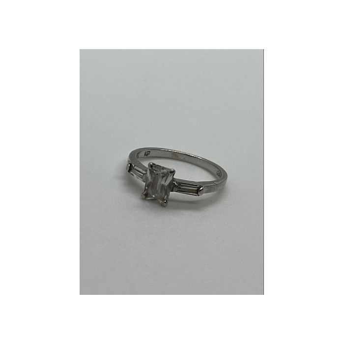 925 Sterling Silver & CZ Ring Size 6.5