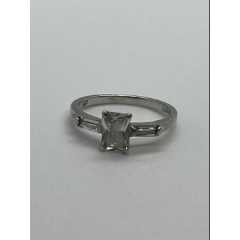 925 Sterling Silver & CZ Ring Size 6.5