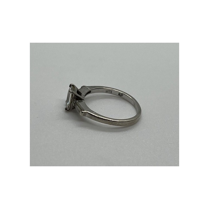 925 Sterling Silver & CZ Ring Size 6.5