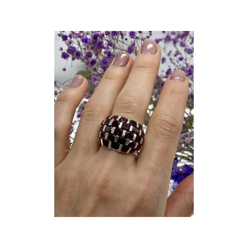 925 STERLING SILVER GARNET RING SIZE 8