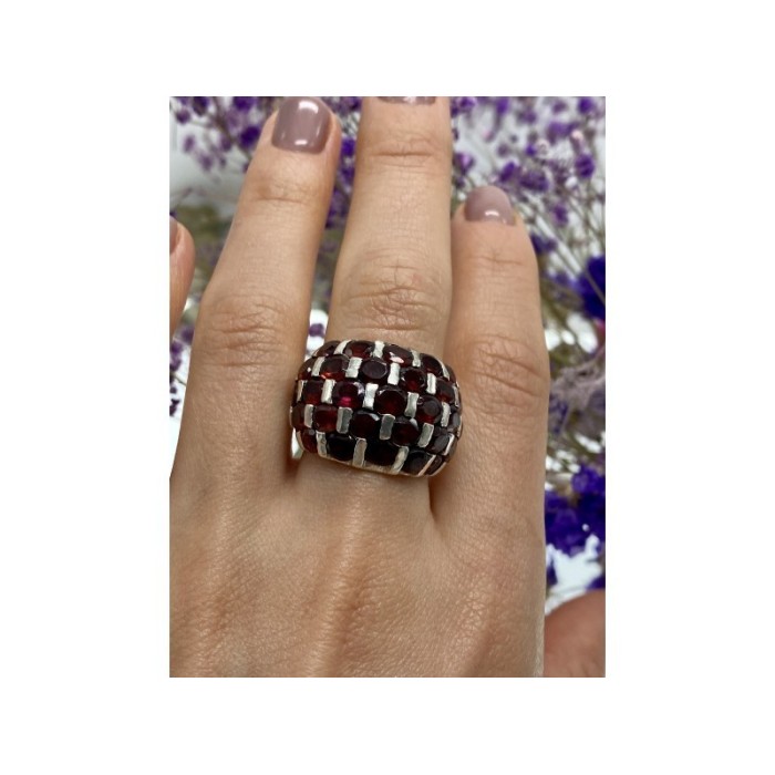 925 STERLING SILVER GARNET RING SIZE 8