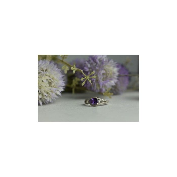 925 Sterling Silver Amethyst & CZ Ring Size 8