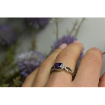 925 Sterling Silver Amethyst & CZ Ring Size 8