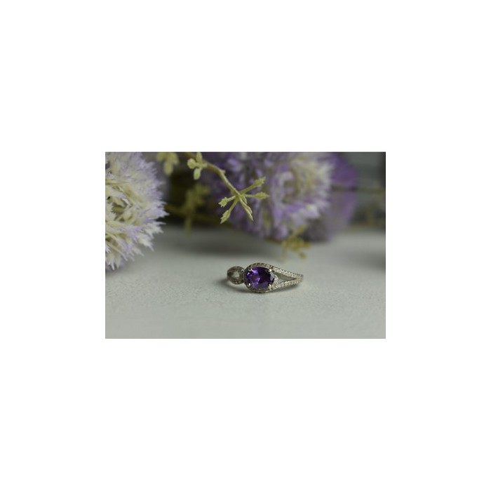 925 Sterling Silver Amethyst & CZ Ring Size 8