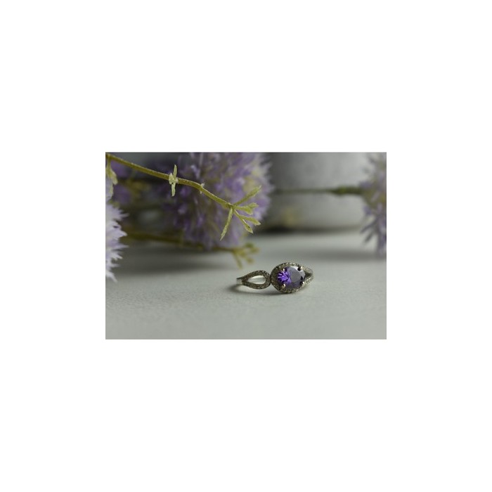 925 Sterling Silver Amethyst & CZ Ring Size 8