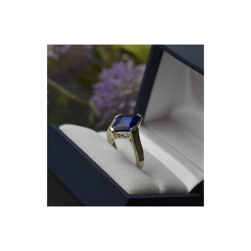 925 Sterling Silver Blue Tourmaline Ring Size 6.5