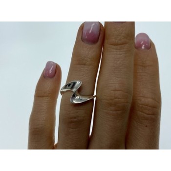 925 Sterling Silver Ring Size 4.5