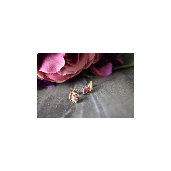 10K YELLOW GOLD RUBY & DIAMONDS EARRINGS