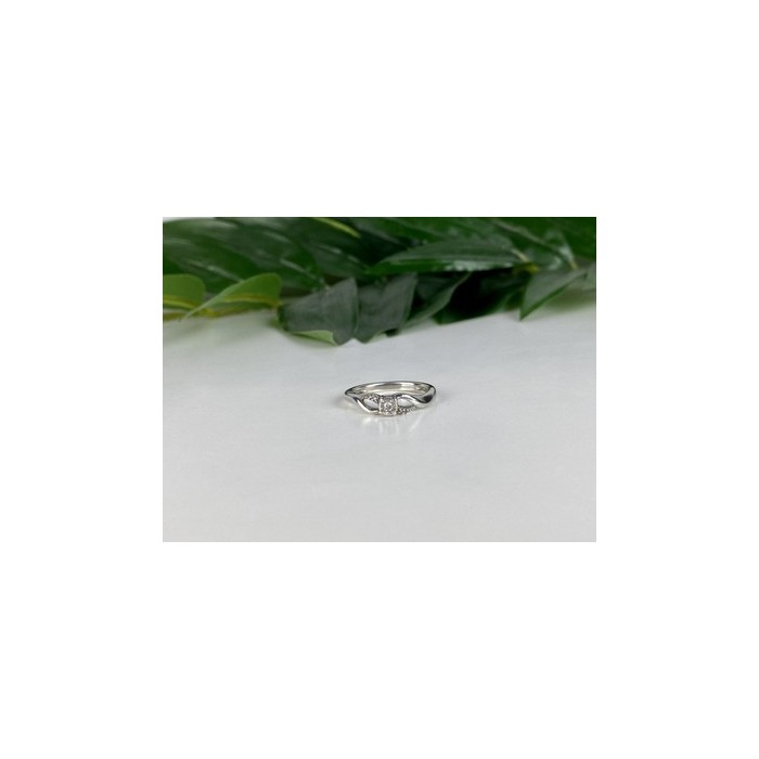 925 Sterling Silver White Sapphire Ring Size 6.5